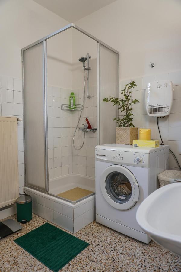 Vorstadt-Appartement Haus Monika Aussere Ragnitz Esterno foto